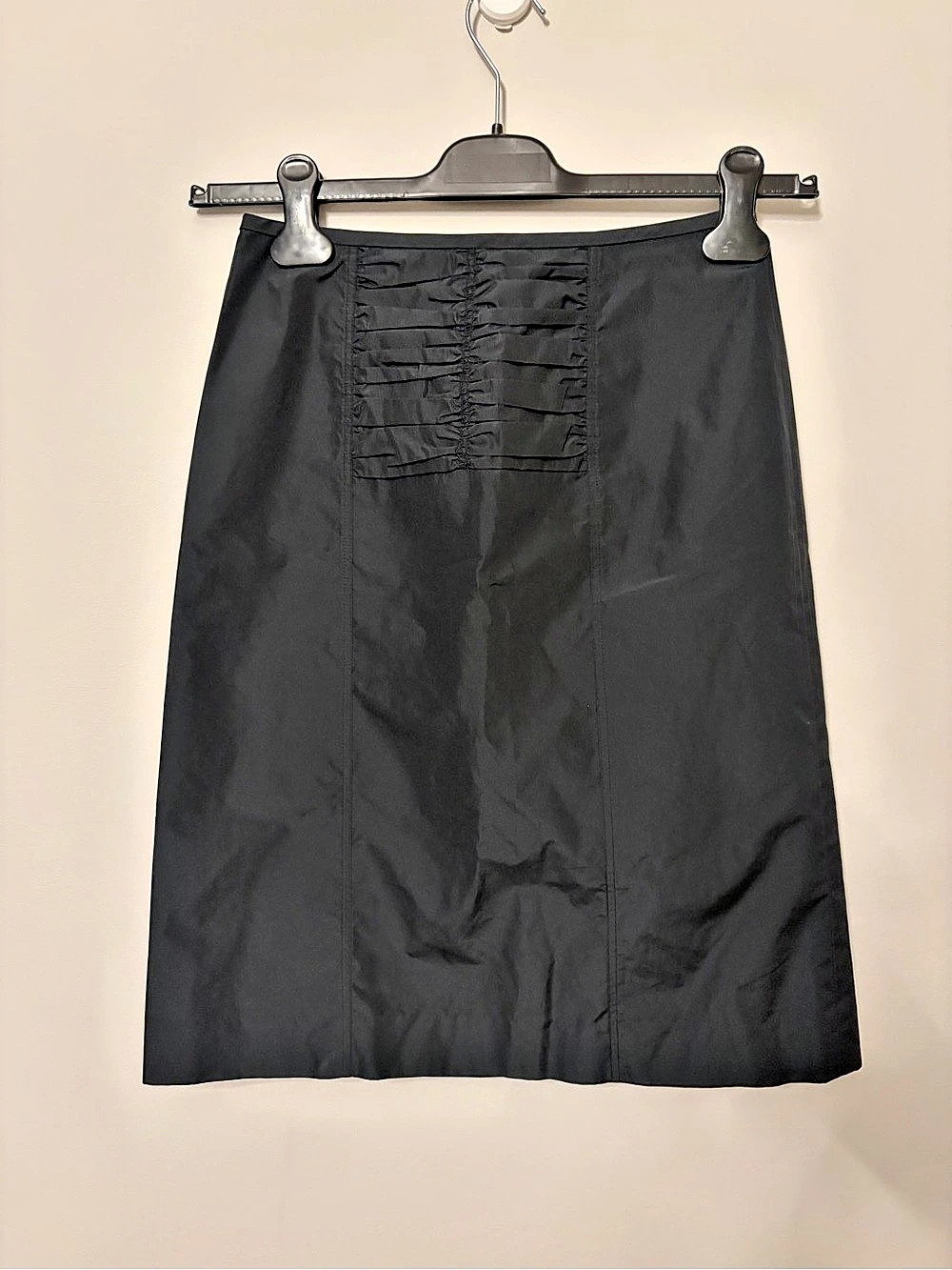 Burberry London Women's Black Midi Skirt Medium Like New